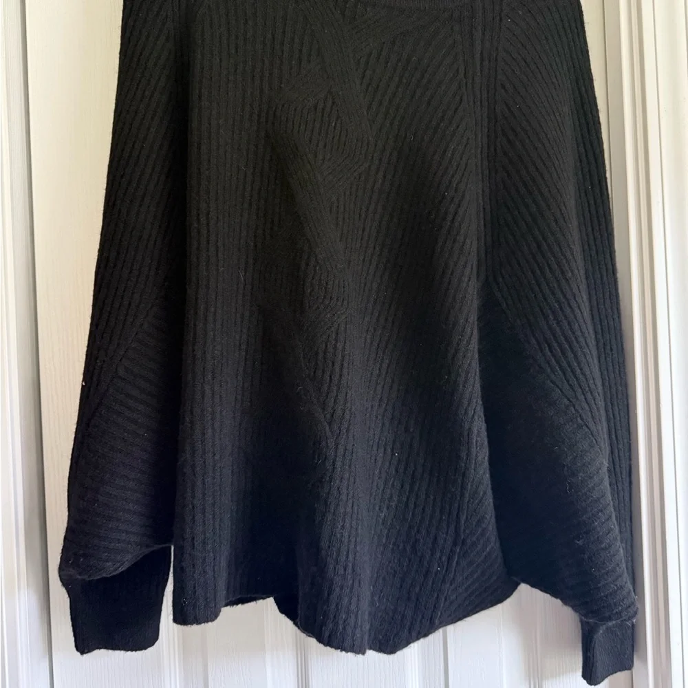 Lilly Pulitzer Black Sweater with Pink Label - Picture 2 of 5